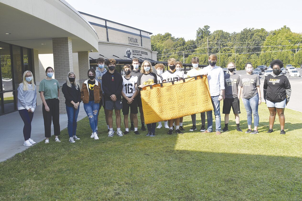 MHS Class of '48 donates quilt
